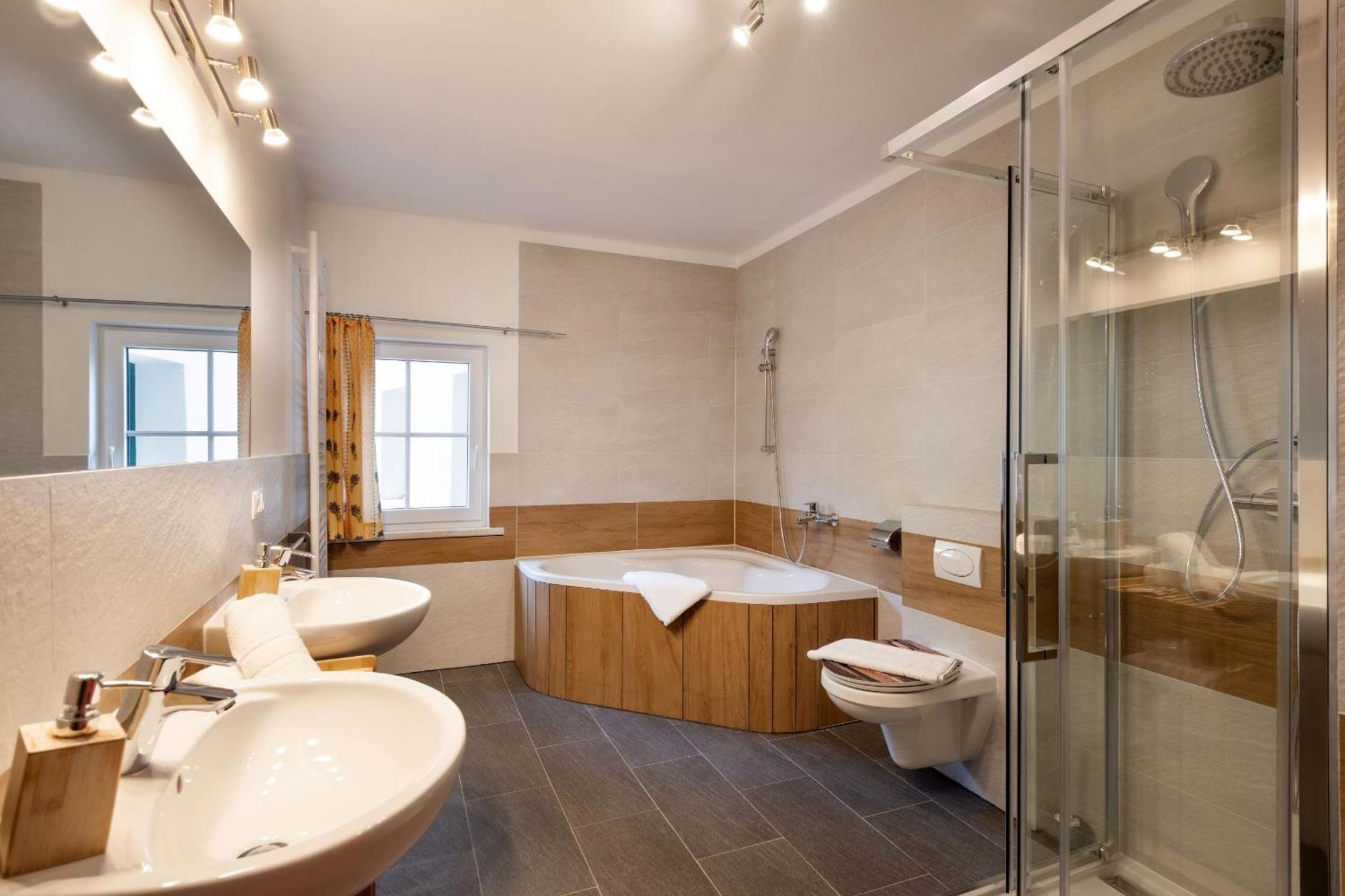 תיירזה Alpenlodge, Ferienwohnung 8 מראה חיצוני תמונה